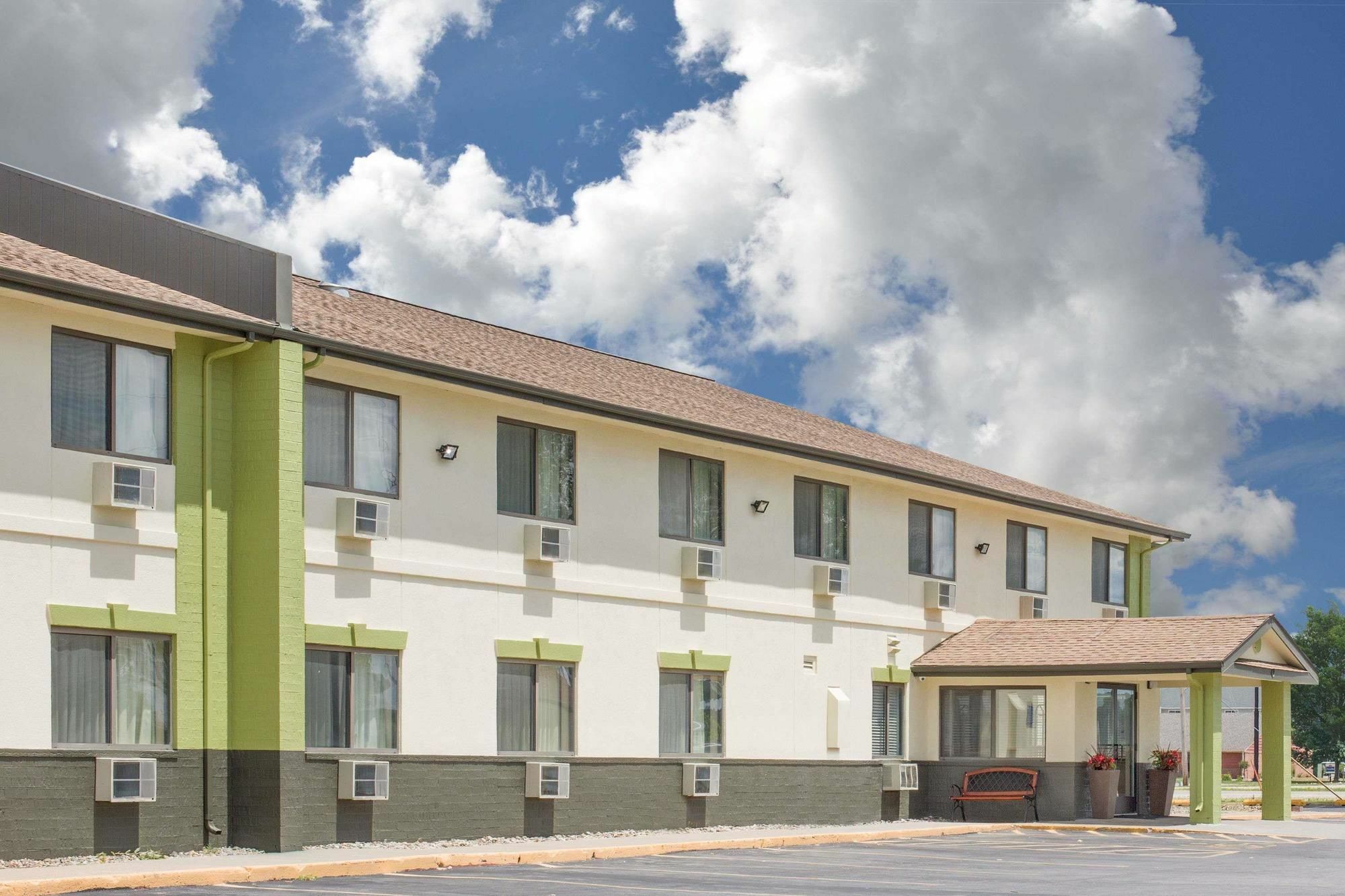 Hotel Baymont By Wyndham Ames Exteriér fotografie